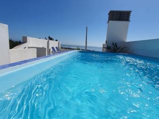 NV. GARDEN 5: Villa avec piscine privée à vente à .